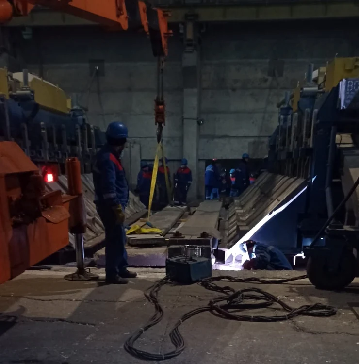ALRO se apropie de închiderea primei hale de producţie a aluminiului Sursa FOTO: Constantin Popescu
