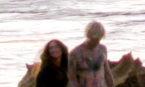 Megan a fost surprinsă la plajă alături de noul iubit, Machine Gun Kelly jpeg