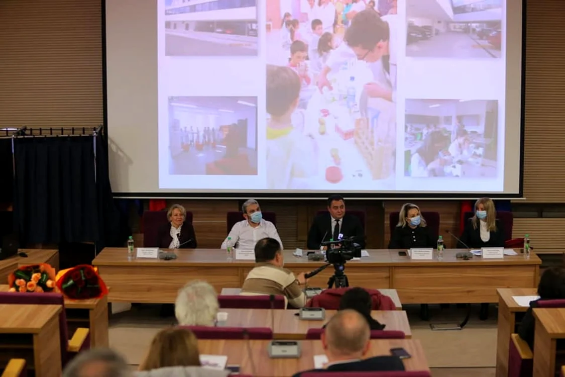Ideea proiectului a fost prezentată în prezenţa unui reprezentant al Ministerului Educaţiei FOTO Facebook/CJC