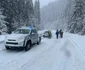 Înzăpeziți pe DN7A, pe drumul care duce spre pârtiile Transalpina Voineasa Foto Jandarmeria Vâlcea