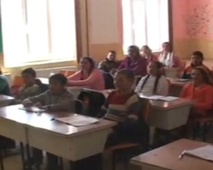 
    Tatăl unuia dintre elevi a formulat plângere penală împotriva profesorului  