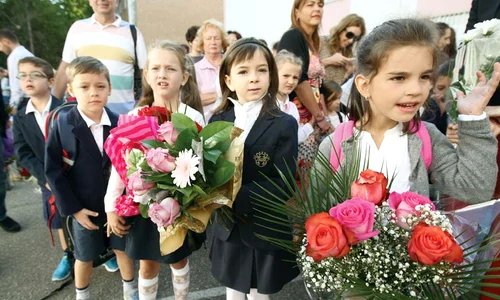 Momentul cel mai emoţionant: tunelul de flori jpeg