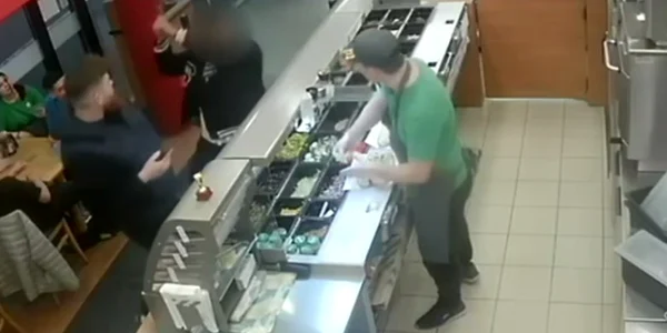 atac cu topor captura video jpg