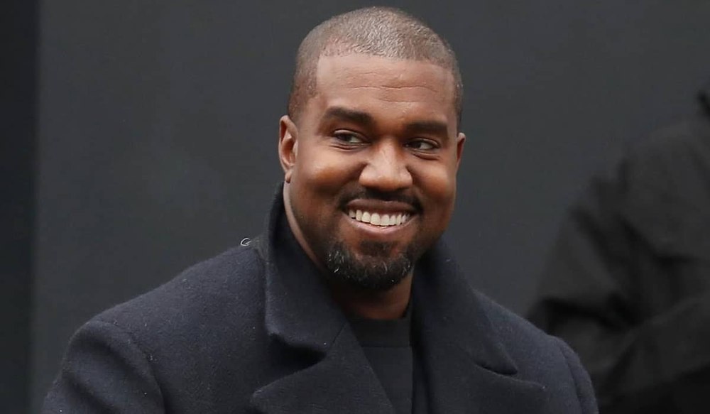Kanye West a dat 850.000 de dolari ca să-și înlocuiască dinții cu unii de titan. Cum arată celebrul rapper american