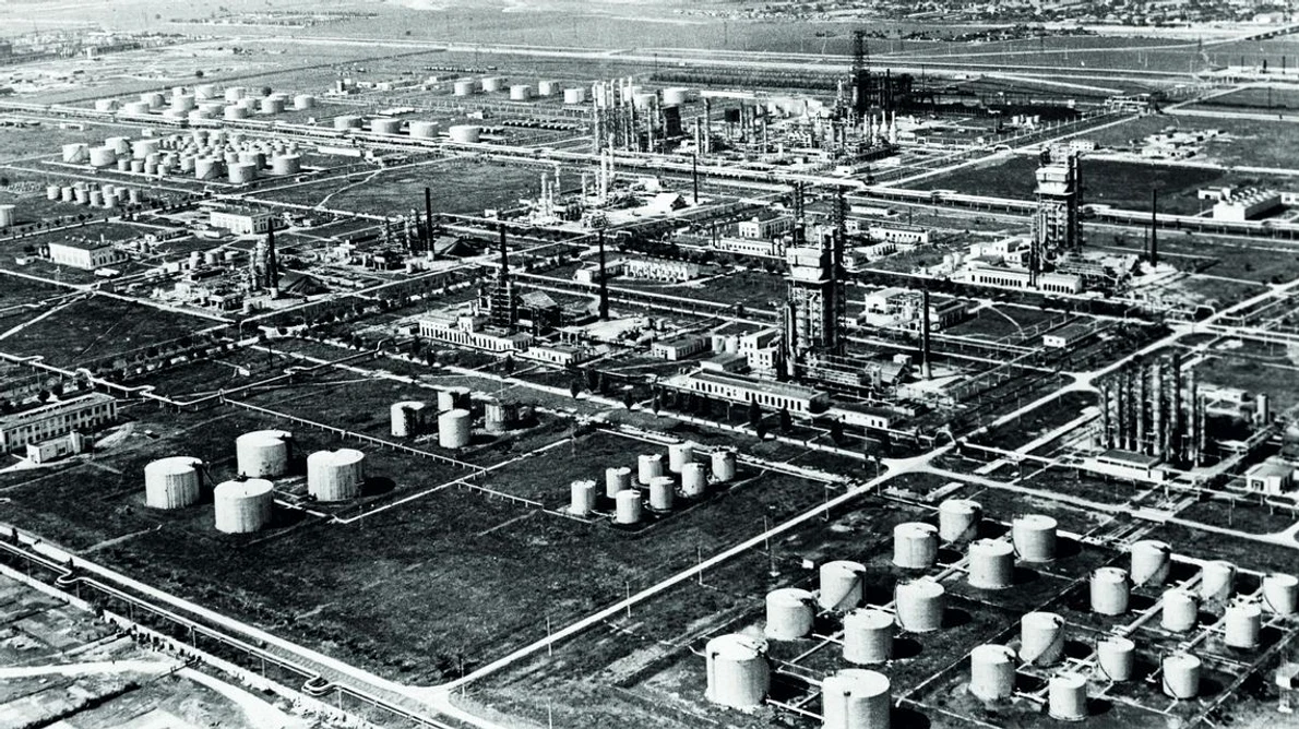 De ce au construit comuniștii un număr uriaș de rafinării în România? jpeg