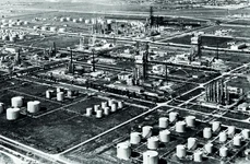 De ce au construit comuniștii un număr uriaș de rafinării în România?  jpeg