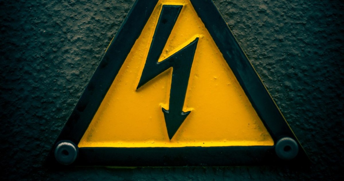 Tragedie în Gorj: un hoț a murit electrocutat în carieră