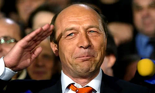 traian basesc revine pe fb jpg