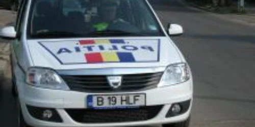 Poliţiştii au descoperit că tânărul avea permisul de conducere suspendat