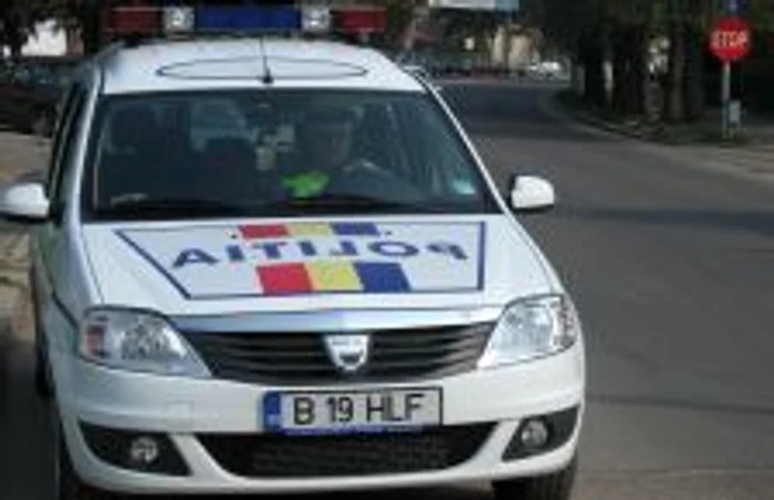 Poliţiştii au descoperit că tânărul avea permisul de conducere suspendat