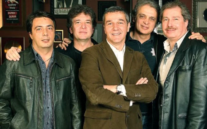 Marele noroc al trupei Holograf este faptul că băieţii se înţeleg între ei foarte bine   Foto: Agerpres