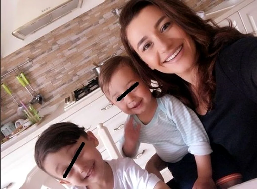 
    Claudia Pătrășcanu este în plin proces de custodie pentru cei doi băieți ai ei cu Gabi Bădălaufoto: arhiva personală  