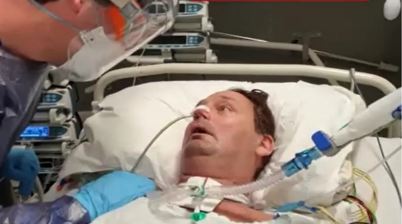 
    Cu acordul soției, Christophe Koopmans a fost filmat în momentul în care s-a trezit din comăfoto: Captură PRO TV  