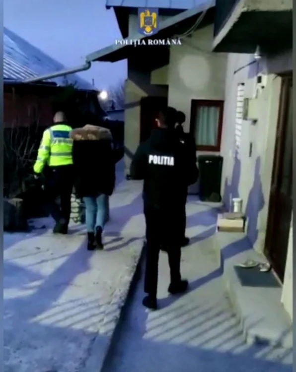 Percheziţiile au loc în Ploieşti, dar şi în mai multe comune din Prahova FOTO captură video IJP Prahova