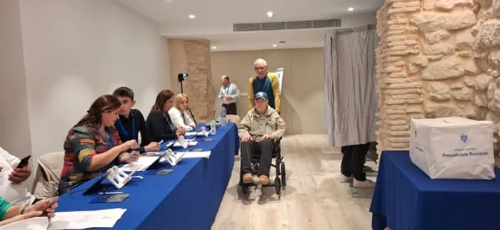 Un român centenar a votat în Alicante. FOTO MAE