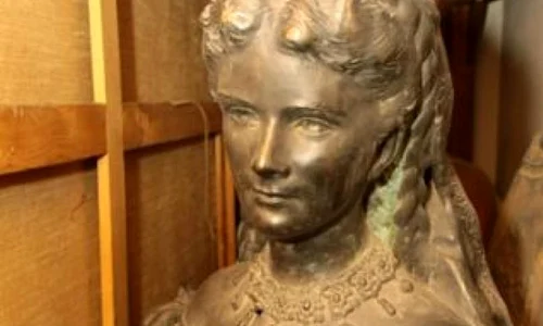 Bustul pierdut al Reginei Sissy a fost descoperit în subsolul unui muzeu jpeg