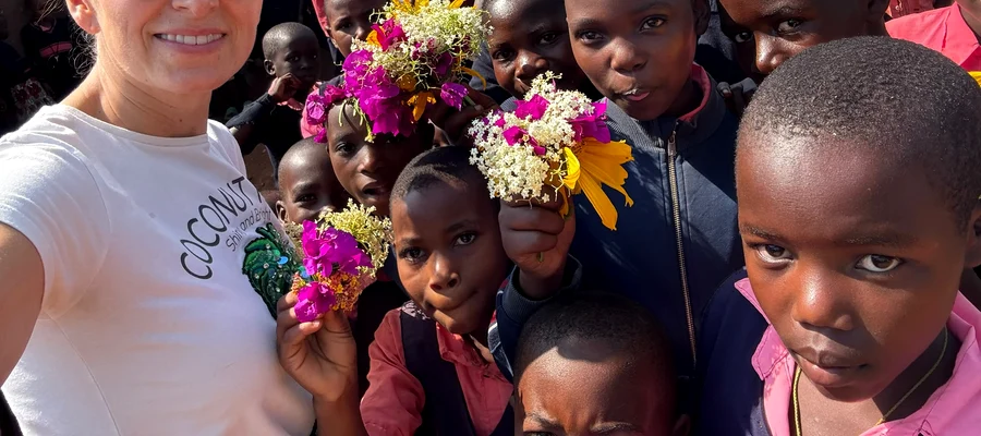 13 OCTOMBRIE Dumitrita Bobină misiune Uganda POZA MAIN jpg