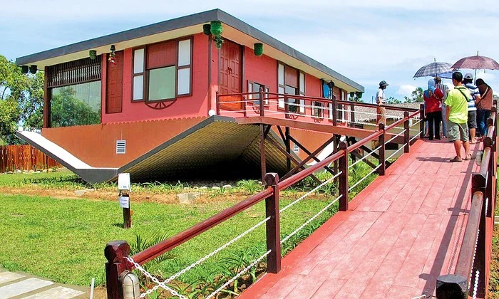 Să nu vi se aplece de la  mâncarea «Cu fundu-n sus»