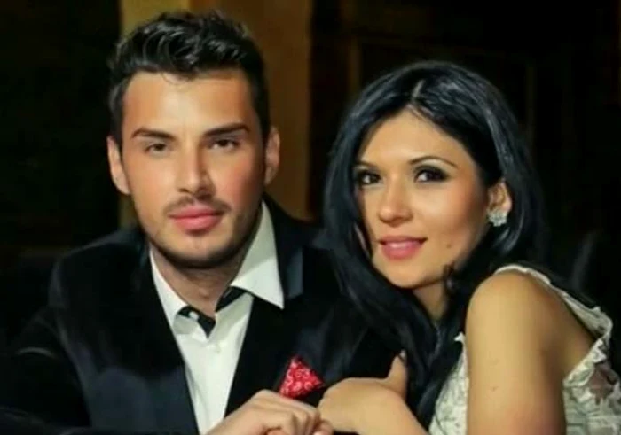 Mike, alături de soţia lui, Laura