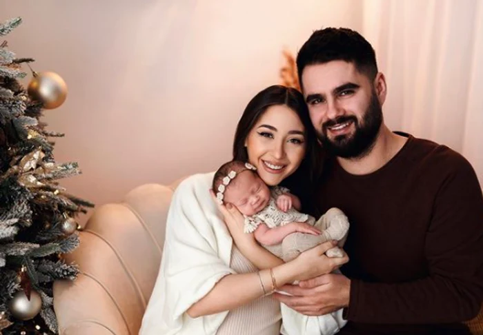 Nicole Cherry, alături de iubitul ei și fetița lor, Anastasia Foto: Instagram