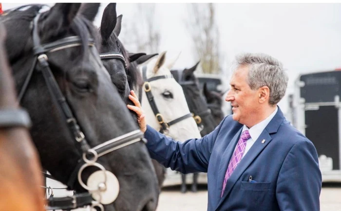 Ministrul de Interne, Marcel Vela, este un iubitor de animale
