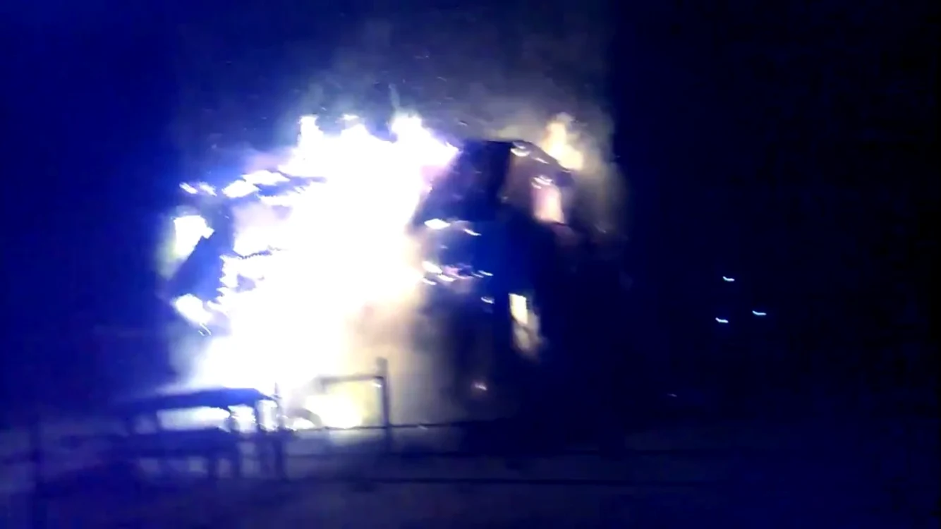 Incendiu Neagra Şarului. FOTO ISU Suceava