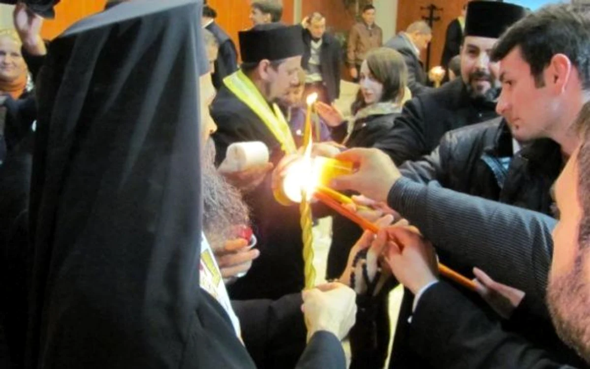 Lumina Sfântă va fi adusă şi anul acesta de la Ierusalim    Foto: Arhivă