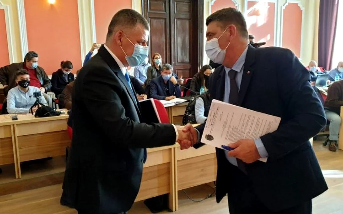 Cei doi viceprimari ai Devei. Nelu Ilies si Ferdinand Pogocsan. Foto: Primăria Deva.