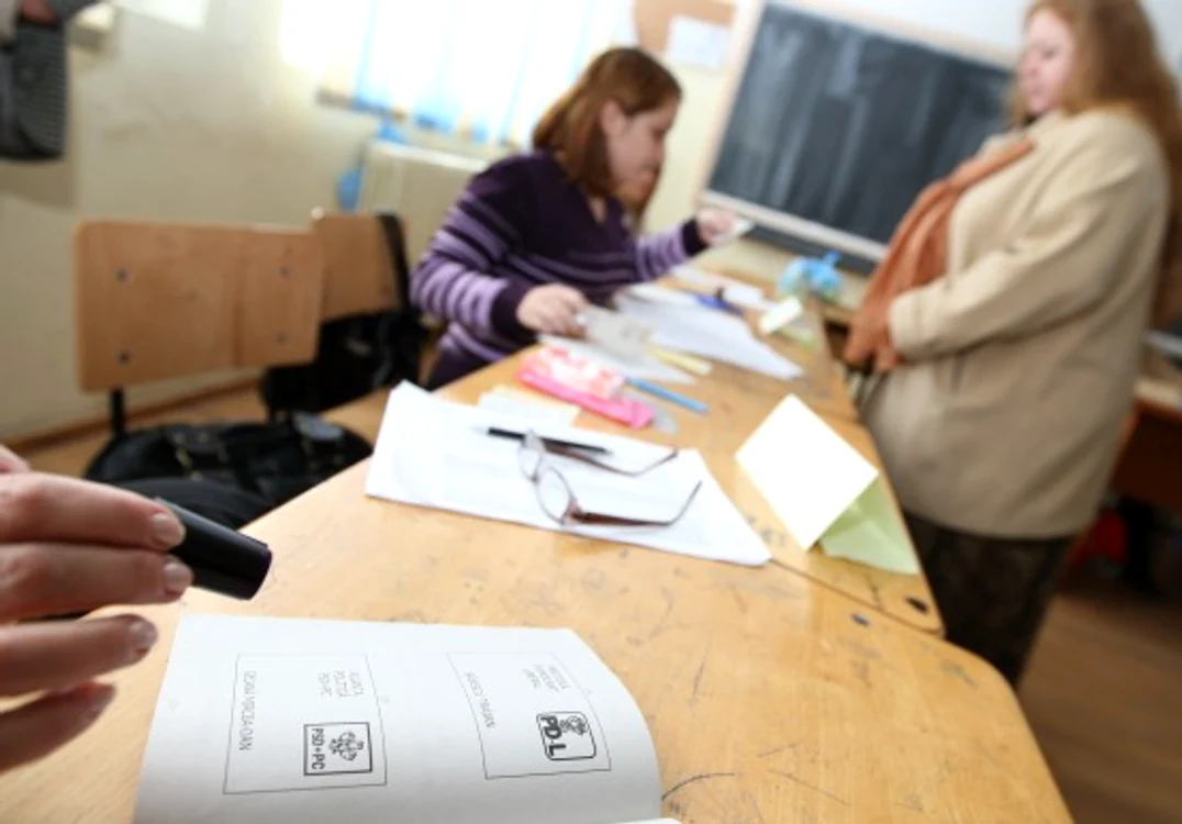 
    În sectorul 2 vor fi organizate 200 de secţii de votare  