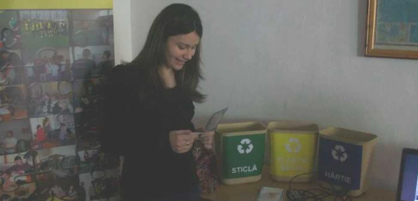 Elevii învaţă reciclarea selectivă