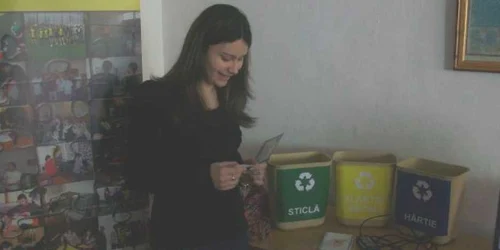 Elevii învaţă reciclarea selectivă