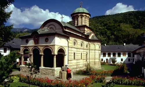 Influențe străine în sculptura medievală în piatră din Țările Române jpeg