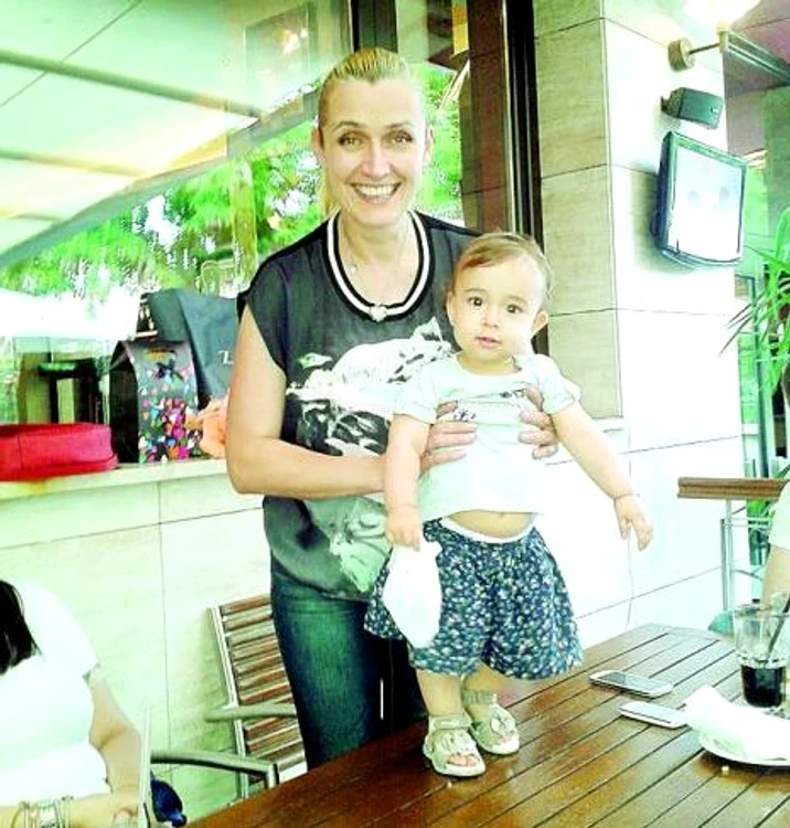 Vileta a serbat sâmbătă 43 de ani și a petrecut cu băieții și fiica ei, Iuvenalia (FOTO: ARHIVA PERSONALĂ)