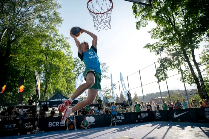 Slam-dunk, procedeul care oferă show pe orice teren de baschet