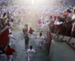 tauri prin multimea de alergatori la san fermin pamplona foto reuters 4