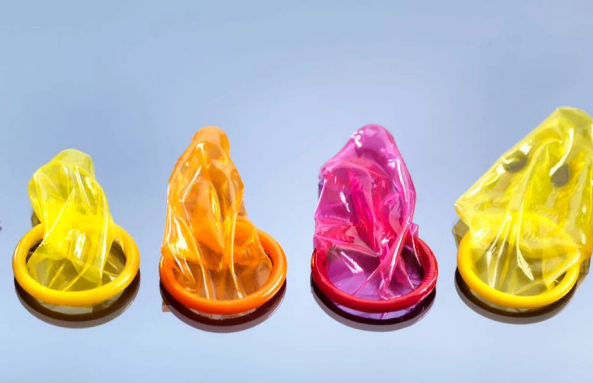 Prezervativele testate, în prezent, de cercetători, sunt realizate din hidrogel, un material cu o textură asemănătoare ţesuturilor de piele umană. FOTO Cosmopolitan