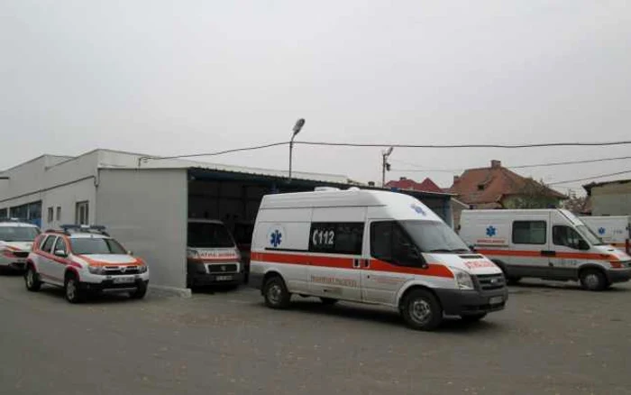 Pentru că nu are un contract cu spitalul, SJA va transporta doar urgenţele medicale. Foto Adevărul