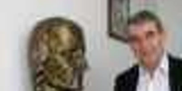 Beniamin Rus a sculptat în lut bustul lui Horia