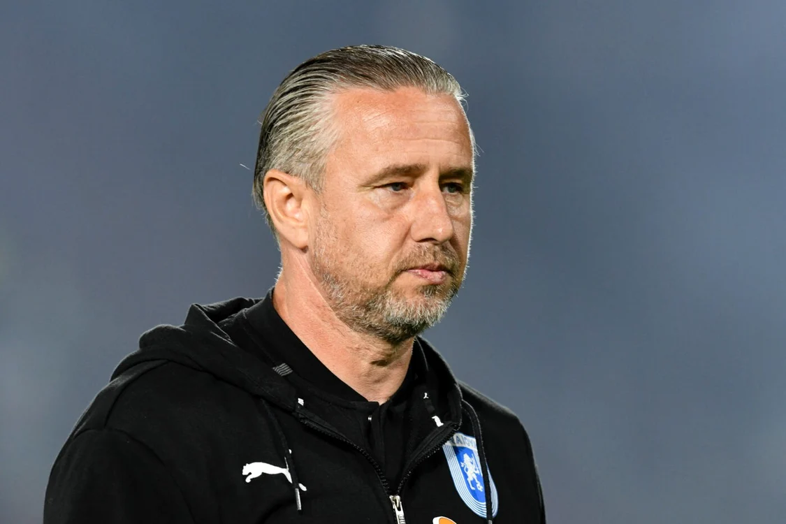Laurenţiu Reghecampf a adunat 45 de meciuri, la Craiova: 26 de victorii, 7 remize, 12 înfrângeri