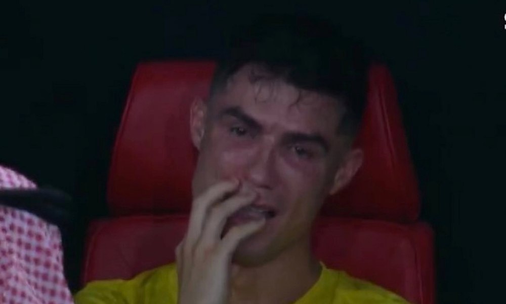Cristiano Ronaldo, dărâmat după un sezon fără trofeu. A plâns în hohote pe bancă, după ultimul eșec VIDEO
