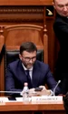 Premierul Albaniei a fost atacat cu cerneală în Parlament jpeg