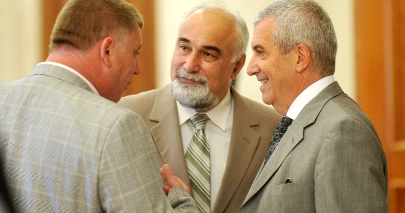 Varujan Vosganian şi Călin Popescu-Tăriceanu au fost doi dintre reprezentanţii ALDE care au prezentat programul politic al formaţiunii. FOTO