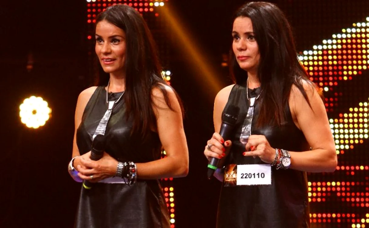 
    Ruxandra şi Beatrice cântă de 20 de ani în trupa TwinsFoto: Antena 1  