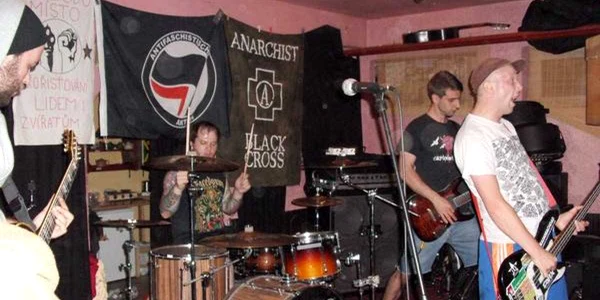 The Lines We Cross, în concert foto: Myspace The Lines We Cross