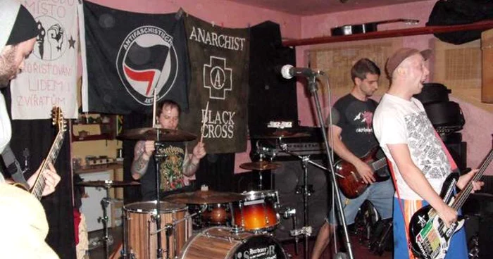 The Lines We Cross, în concert foto: Myspace The Lines We Cross