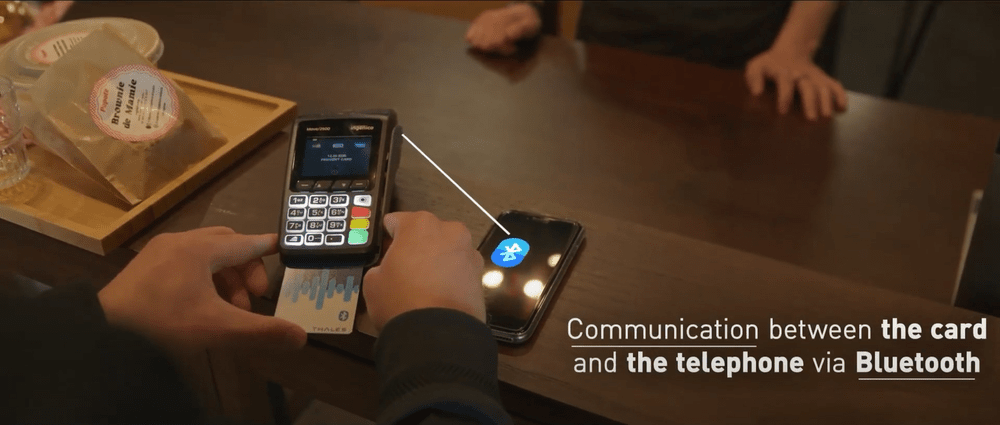 Thales a dezvoltat un card bancar cu aplicație vocală 