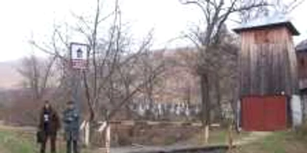Edificul, aflat într-o stare avansată de degradare, are şanse abia anul viitor să fie reabilitat