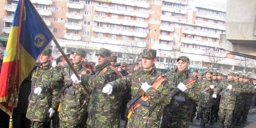 Manifestările se vor încheia cu defilarea gărzii de onoare/foto: Arhiva