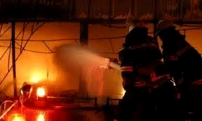 
    Victima a fost surprinsă în interiorul unui restaurant care a luat foc din cauza exploziei unei conducte de gaze  