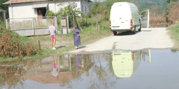 Saramura ameninţă alte opt gospodării din Cosota